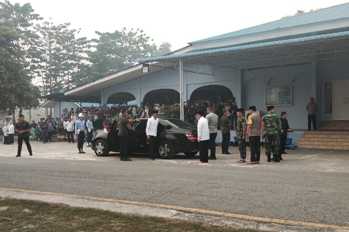 Karhutla Riau - Kedatangan Jokowi di Riau disambut kemunculan puluhan titik panas