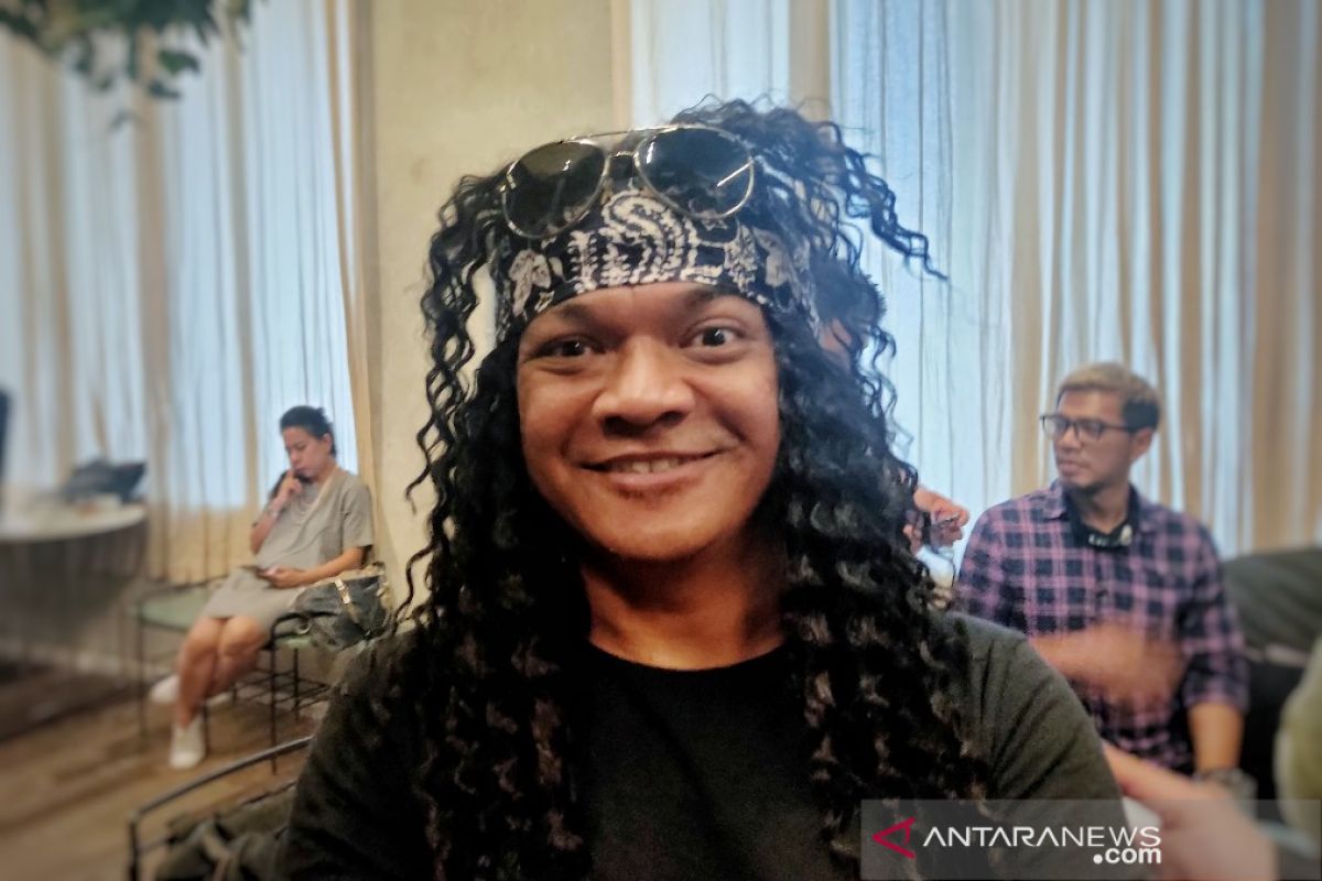 Candil siapkan "single" bersama band terbarunya Rockalisasi