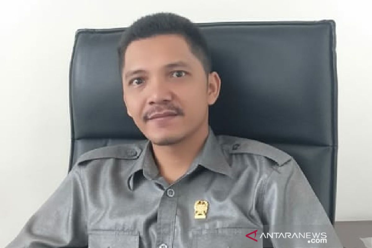 "Driver" ojek daring dilantik jadi anggota DPRD