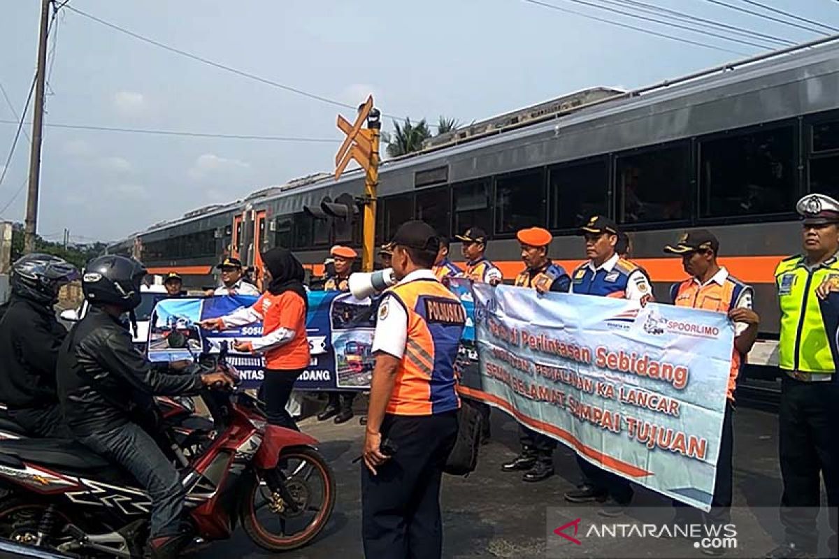 Kurangi kecelakaan, KAI Purwokerto sosialisasikan keselamatan di perlintasan sebidang