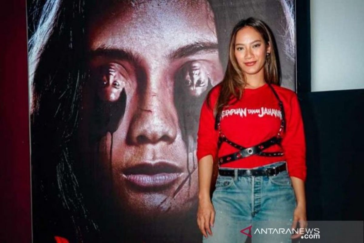 Tara Basro "malas" sendirian di lokasi syuting film "Perempuan Tanah Jahanam"