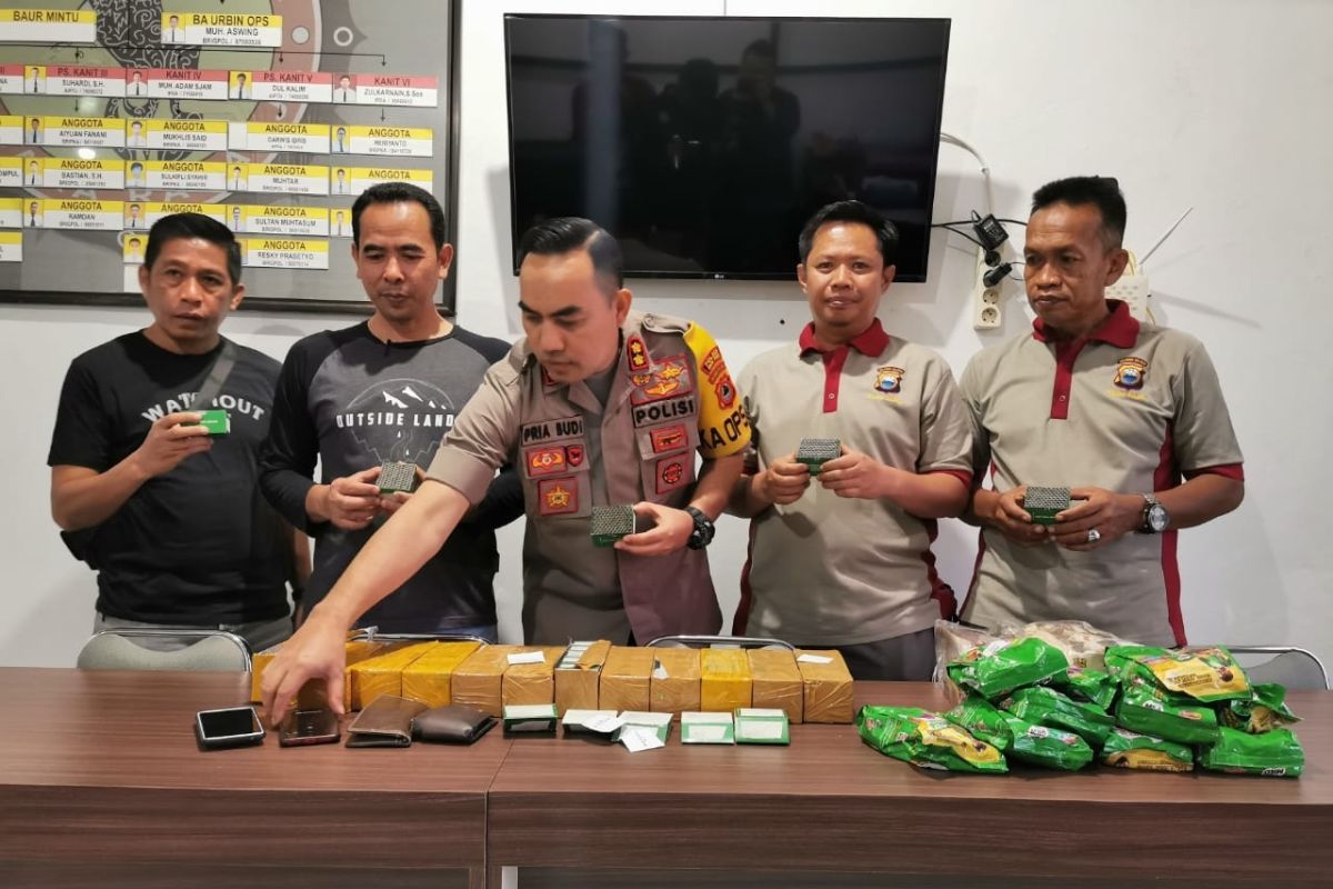 Polisi amankan 6.000 buah detonator di Pelabuhan Nusantara Pare-pare