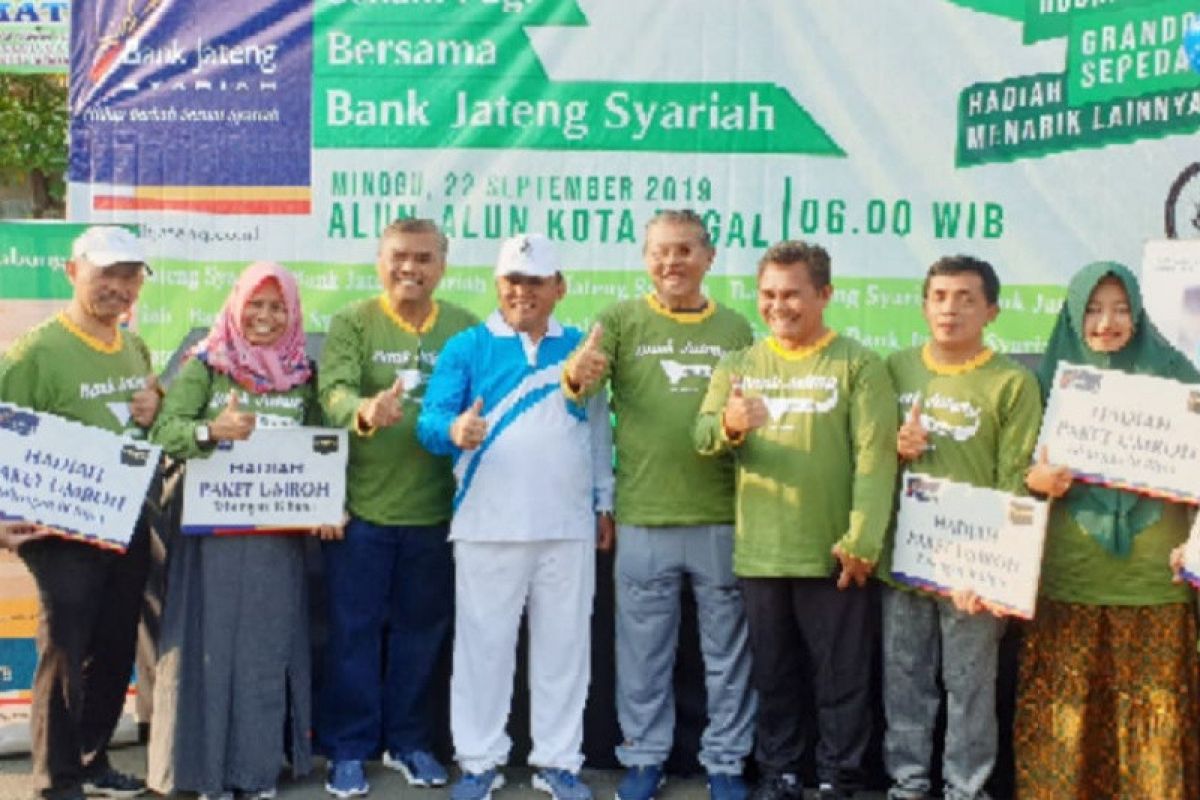 Bank Jateng Syariah serahkan hadiah umroh di Tegal