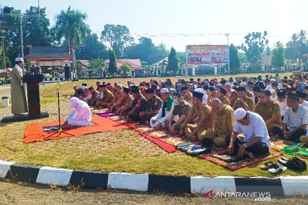 Ramai-ramai shalat istisqa berharap hujan deras guyur Barito Timur