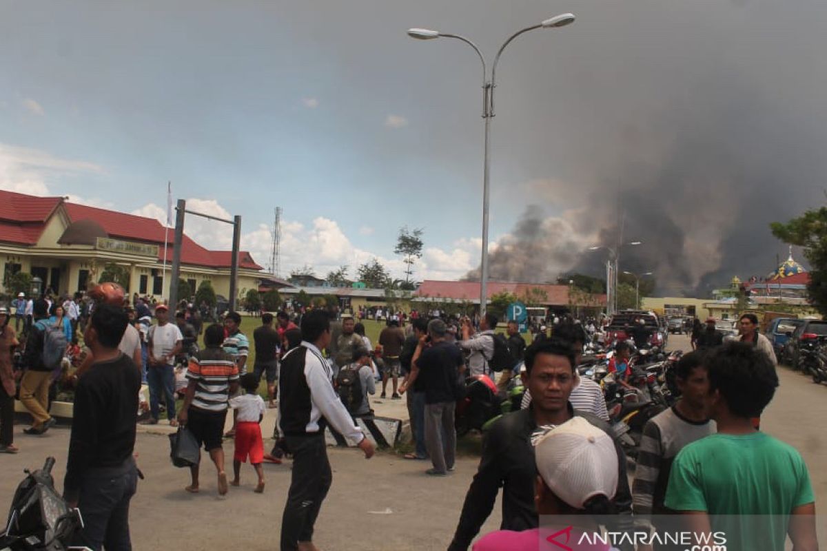 Bupati Hendrajoni sambut korban kerusuhan Wamena di BIM