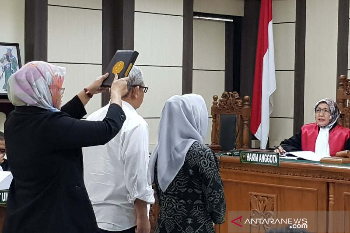 Mantan Bupati Pekalongan mengembalikan uang Rp1,2 miliar