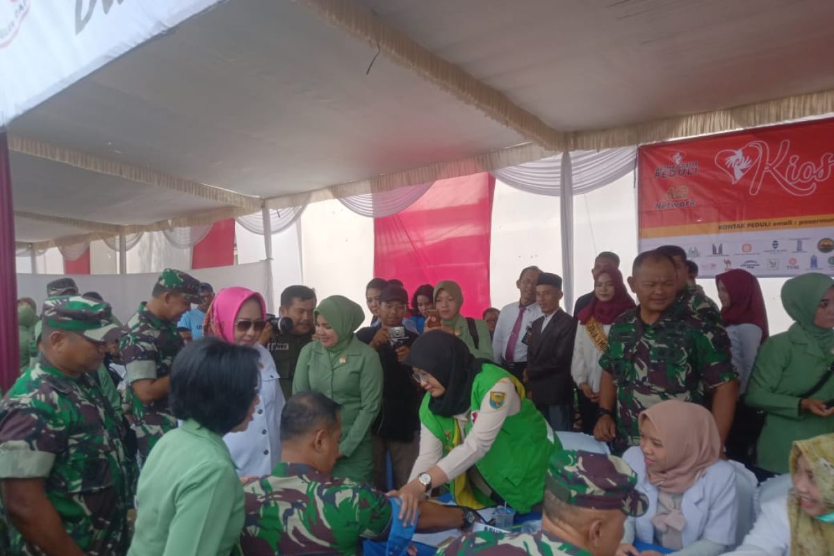 Peringati HUT TNI, Korem 043/Gatam gelar bakti sosial di Tulang Bawang