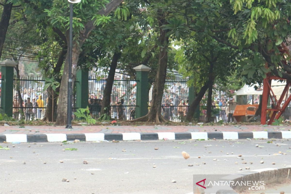 Giliran pelajar STM yang berdemo di DPR RI, polisi coba negosiasi