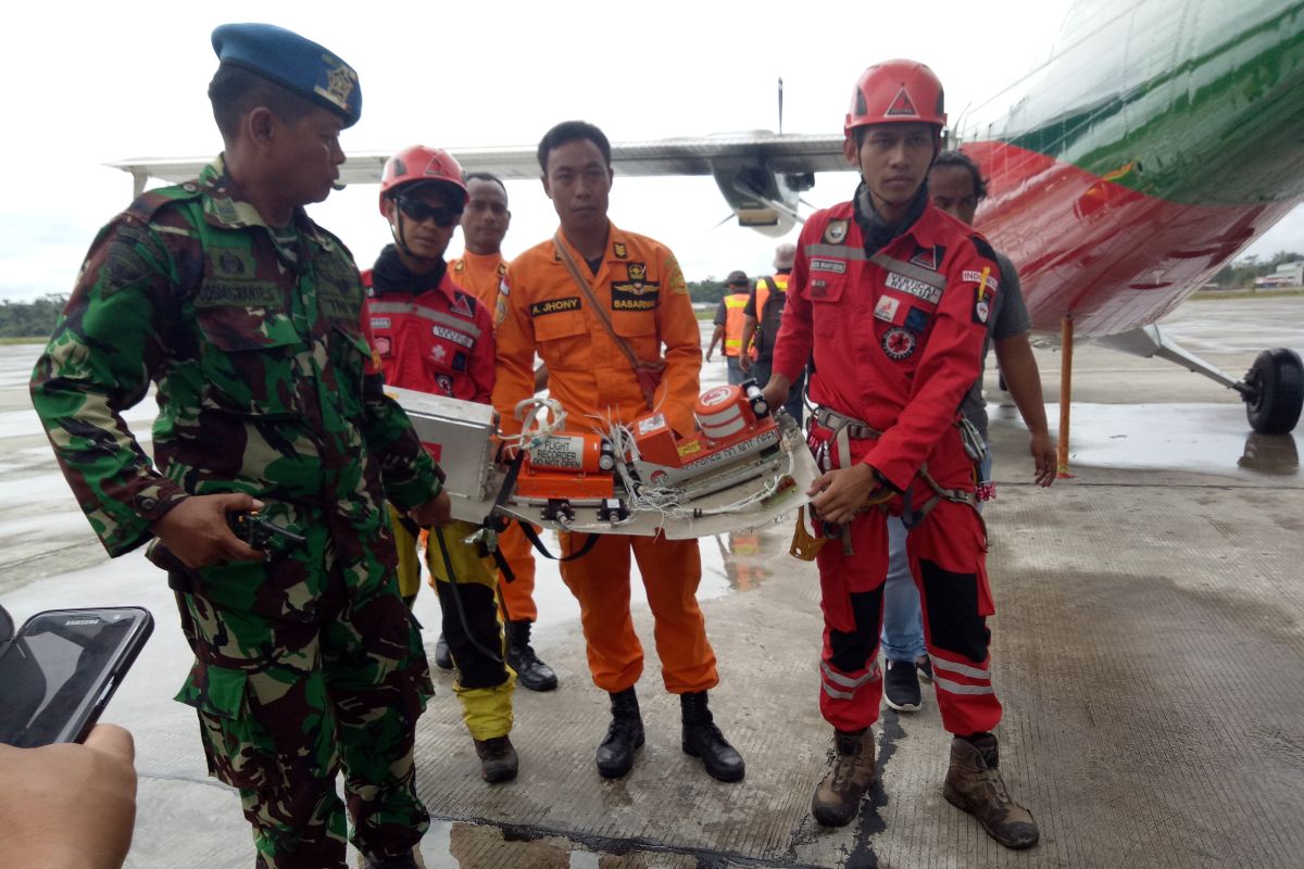 Kotak hitam pesawat Twin Otter ditemukan