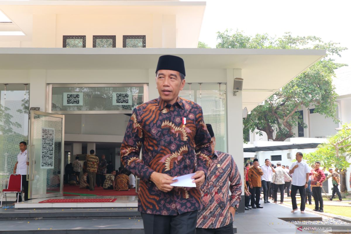 Jokowi perintahkan Kemensos dan BPBD bantu korban gempa Ambon