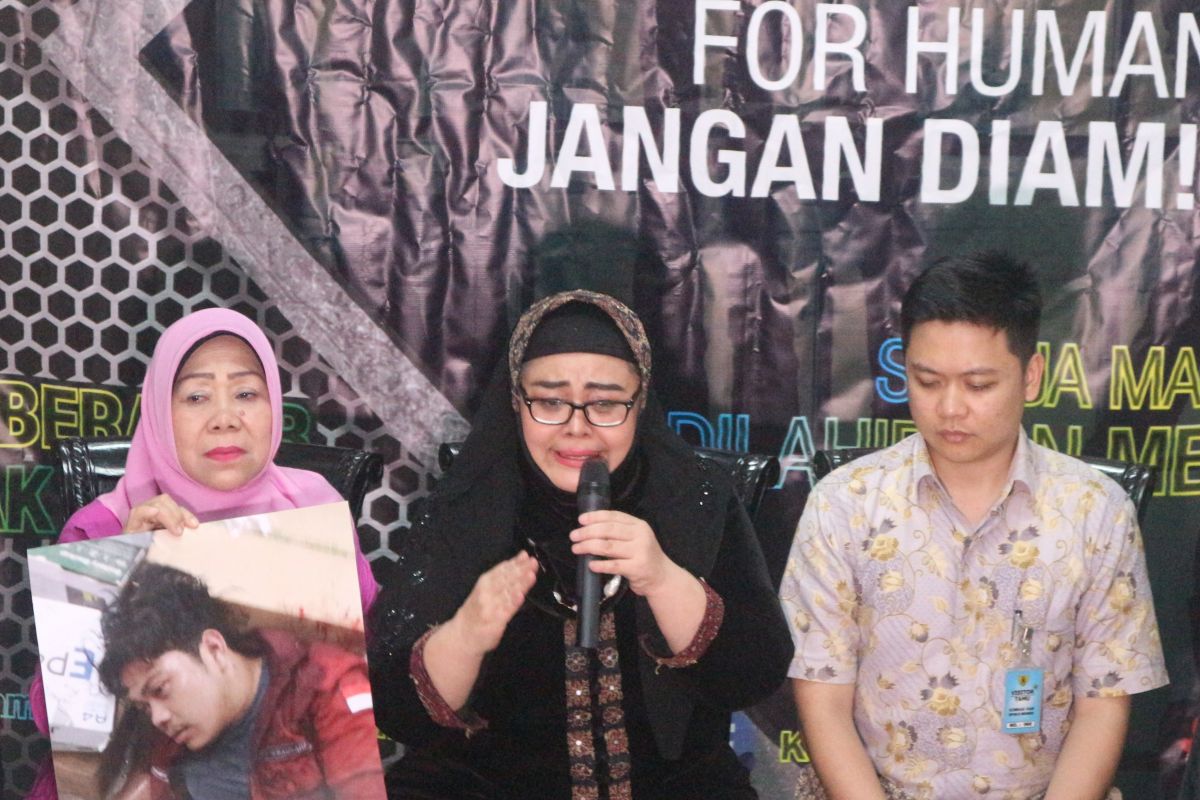 Ibunda mahasiswa Faisal Amir: kalau meninggal jenazah akan saya bawa ke DPR