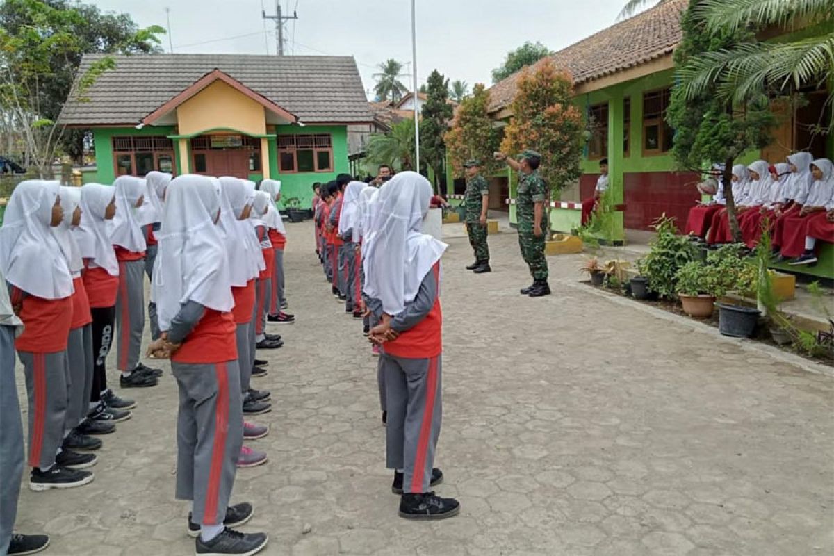 TMMD, Kodim Cilacap ajarkan kedisiplinan ke siswa