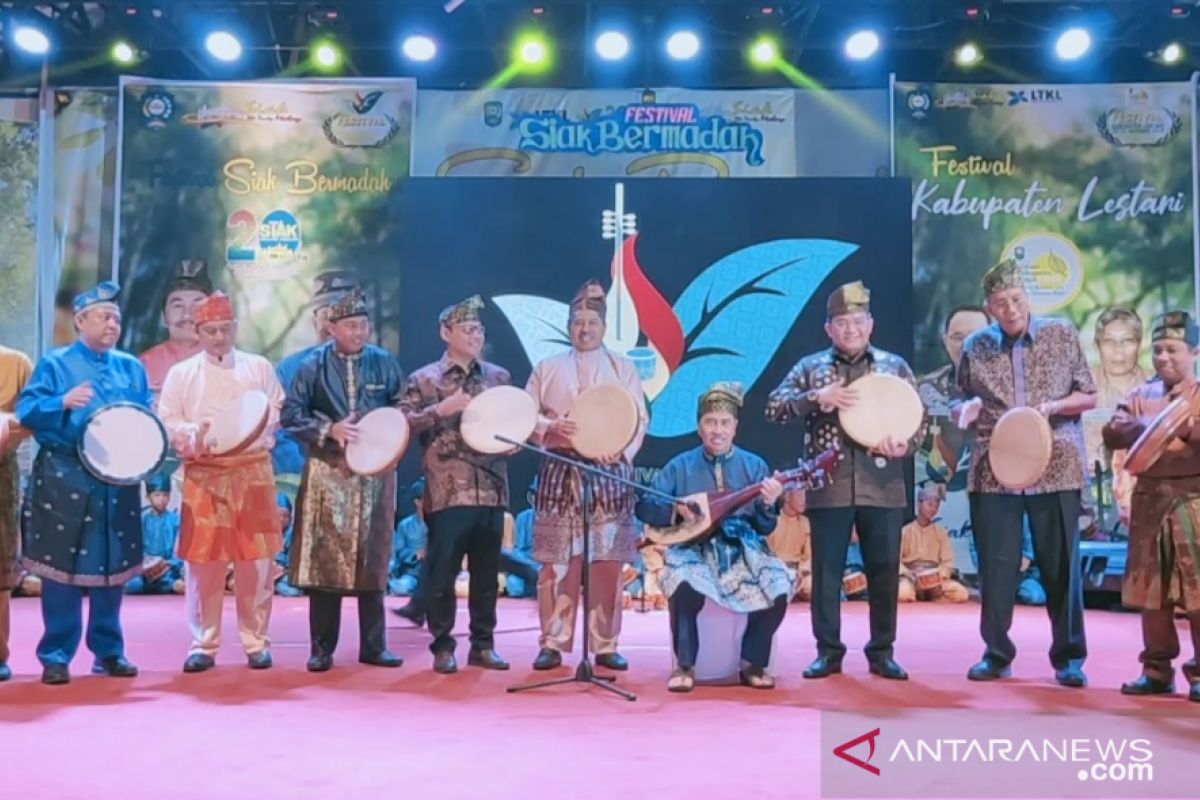 Festival Siak Bermadah diisi penampilan Sanggar Indonesia dan Malaysia