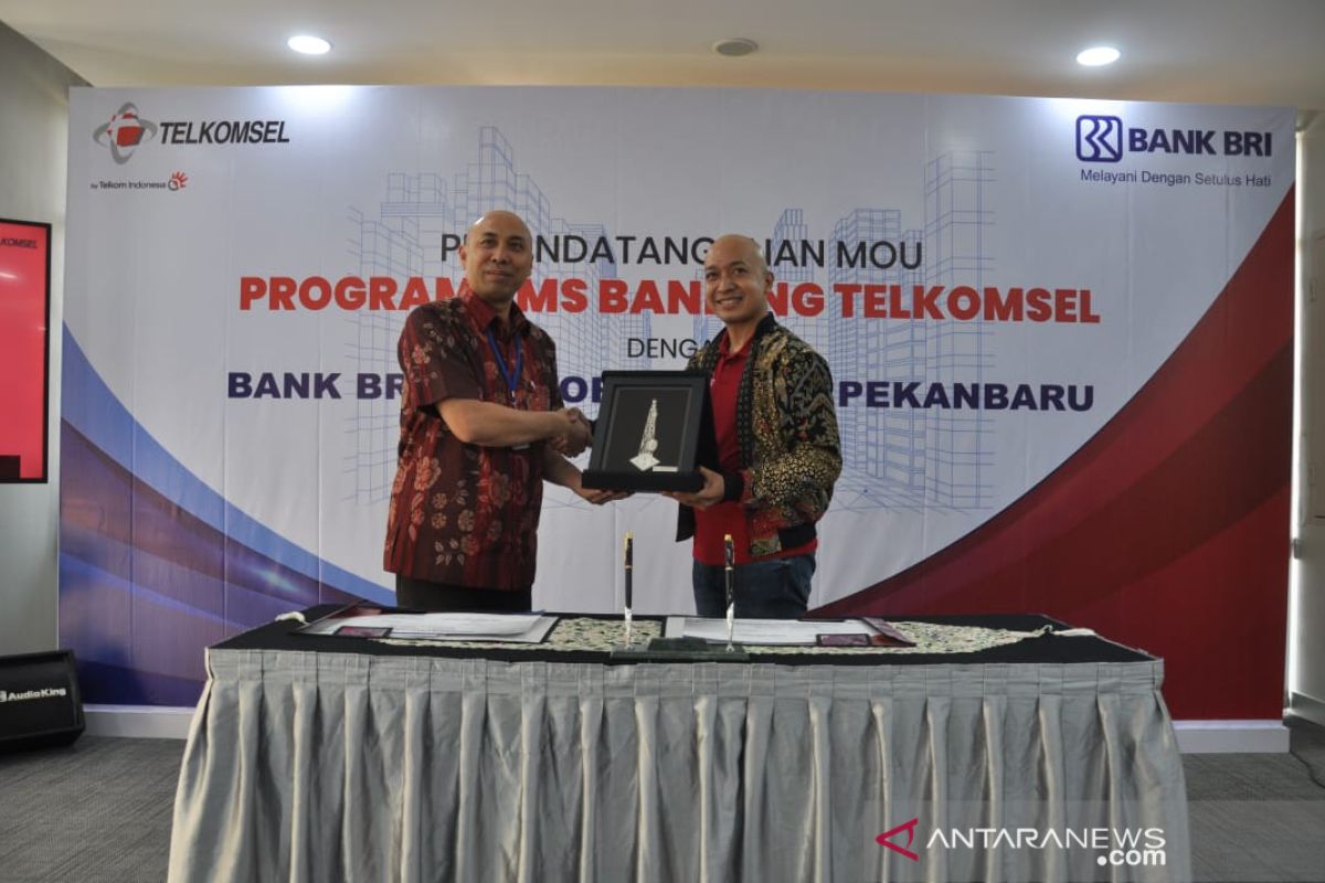 Program racing SMS banking berhadiah liburan ke Hongkong