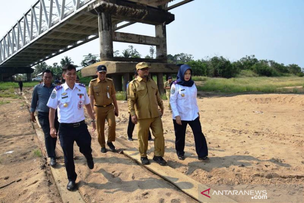 Wagub desak perusahaan segera memperbaiki fender jembatan Kalahien