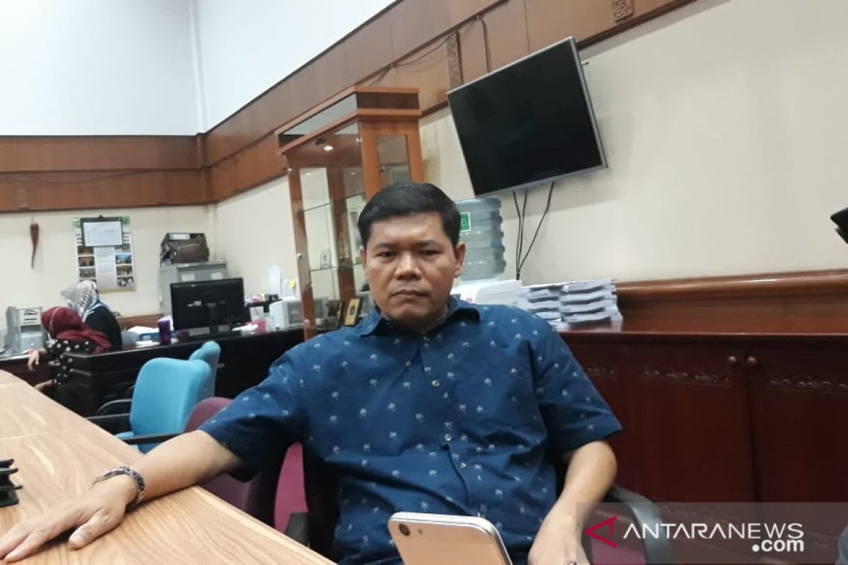 Antrean panjang di SPBU, Anggota DPRD Riau soroti kelangkaan premium