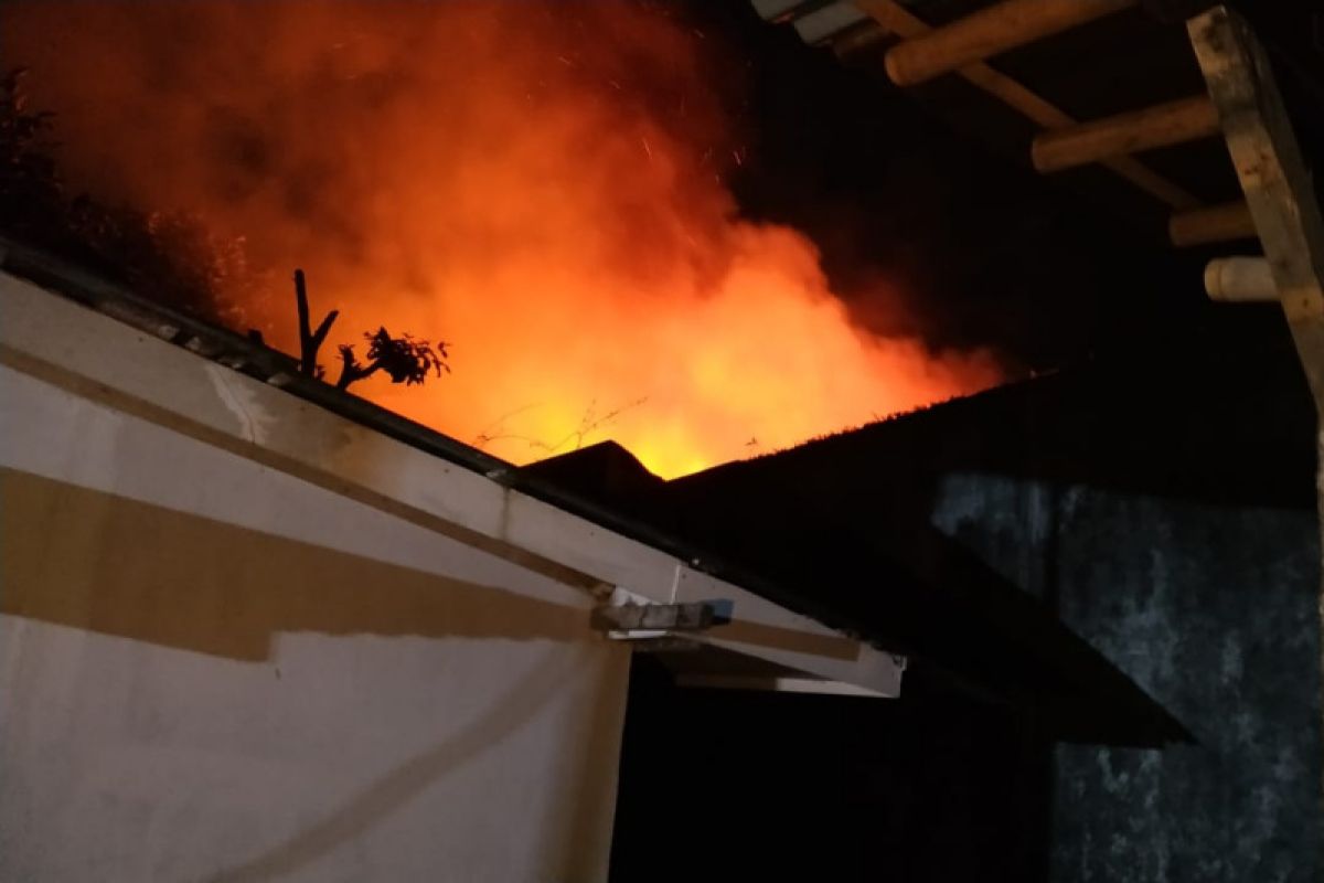 Pastoran Gereja Santo Yosep Purwokerto terbakar