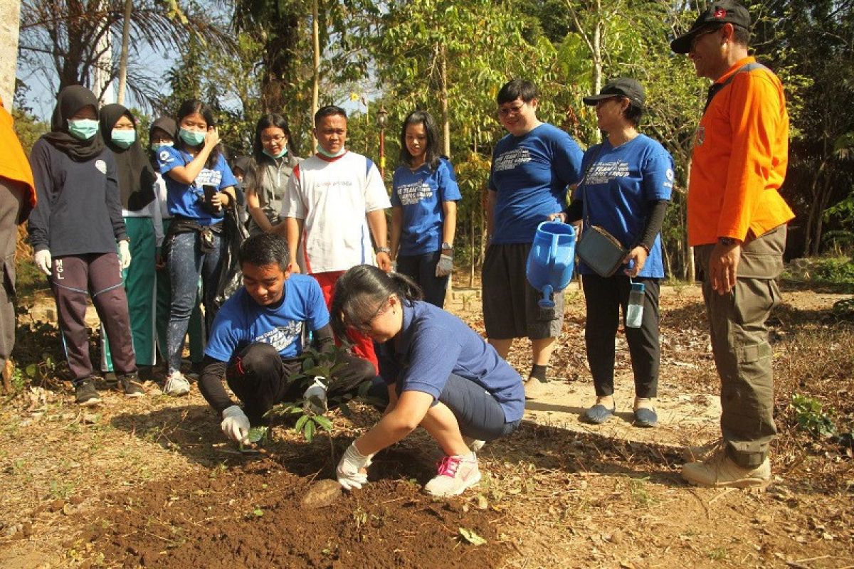 UPT Gunung Tidar Kota Magelang dorong warga tanam pohon