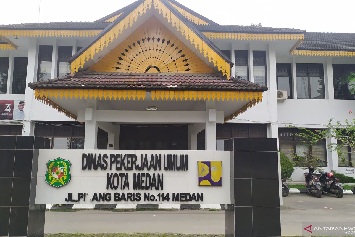 KPK menggeledah kantor Dinas PU Medan