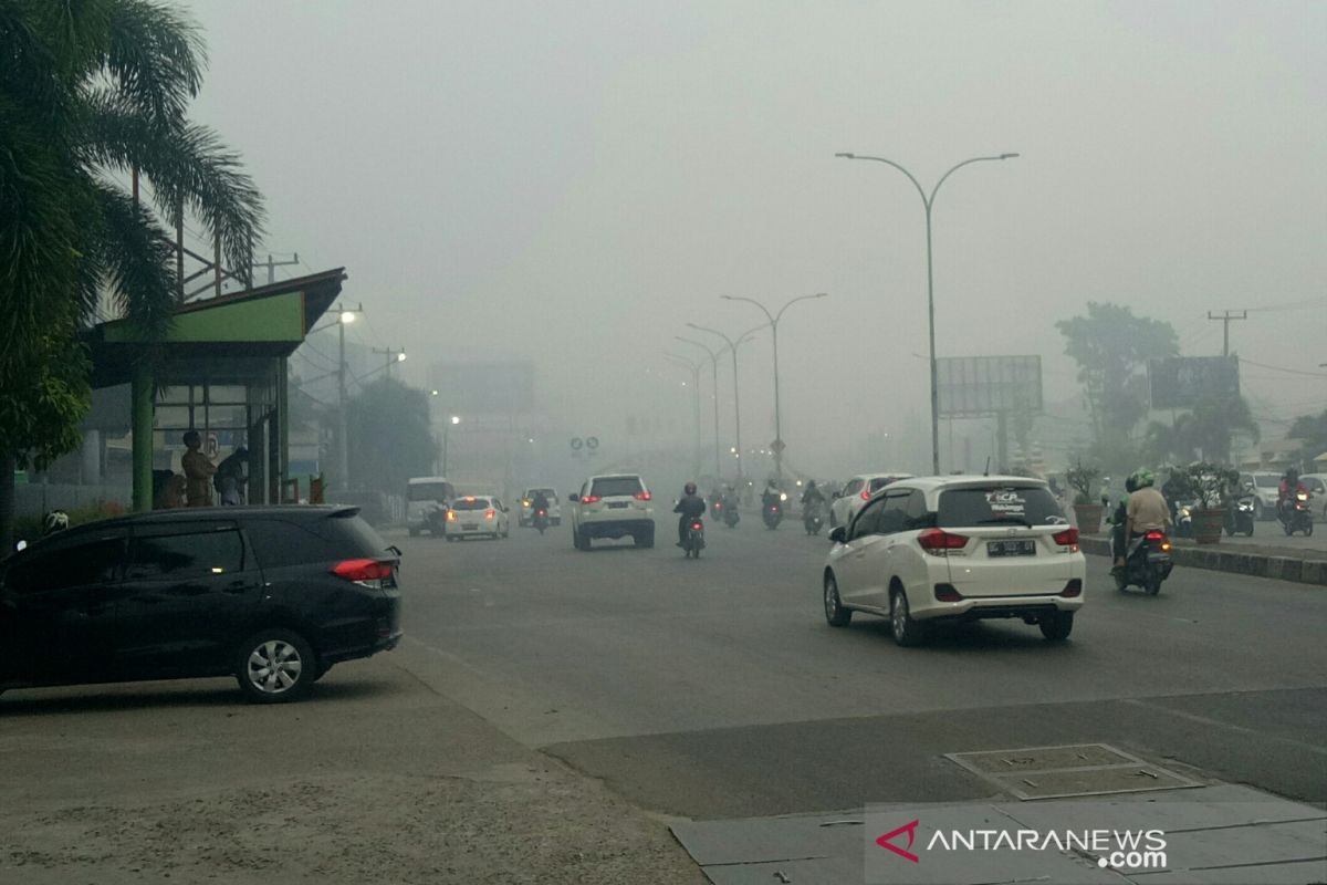 Kualitas udara Palembang masih tidak  sehat akibat kabut asap