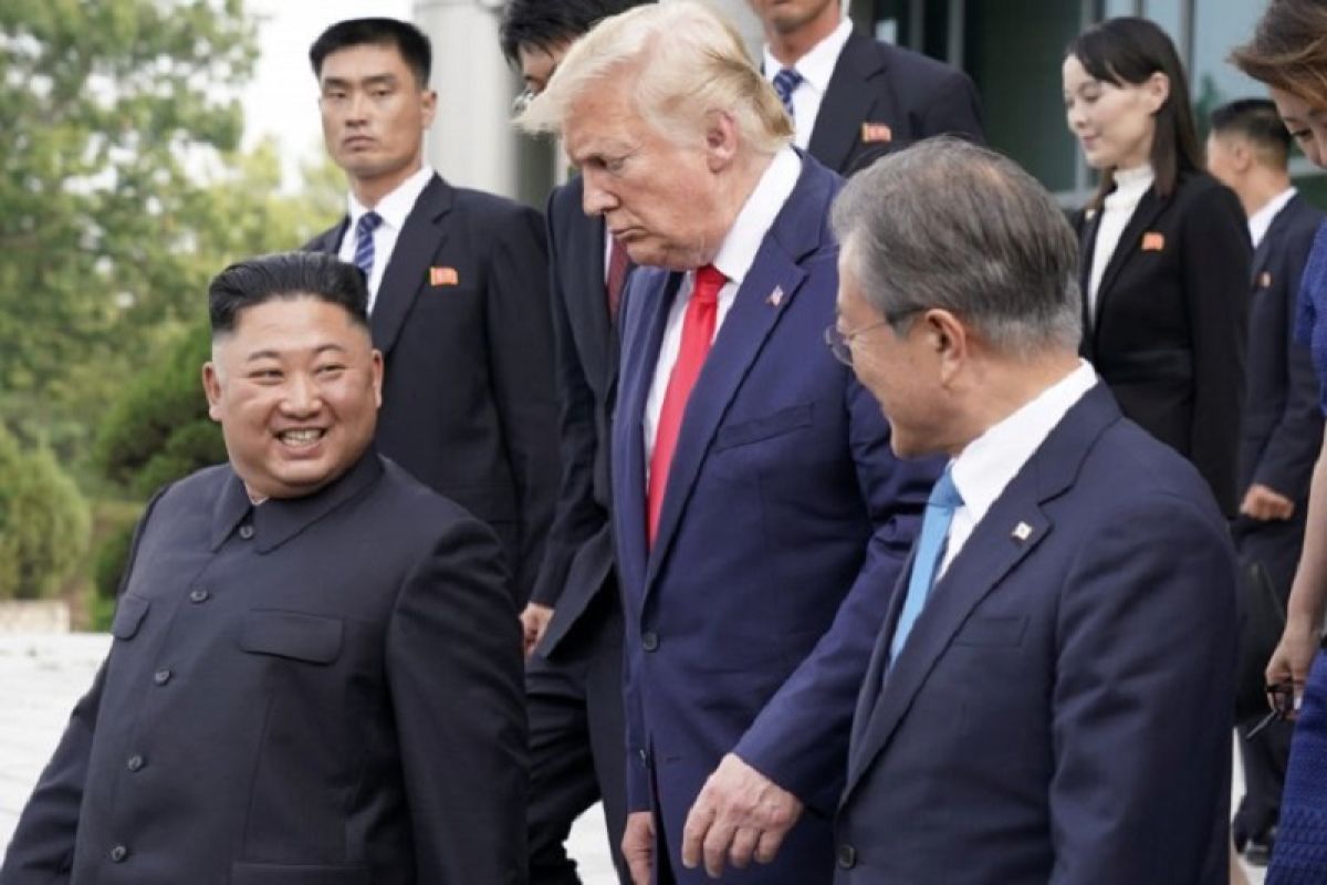 Trump dan Moon membicarakan upaya menjaga perundingan dengan Korut