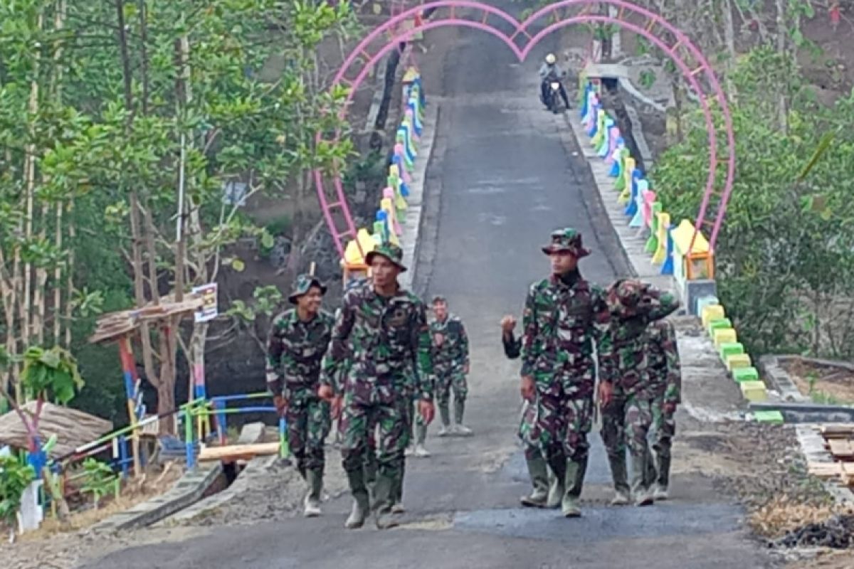 Pengerjaan jalan TMMD di Cilacap terus dipantau