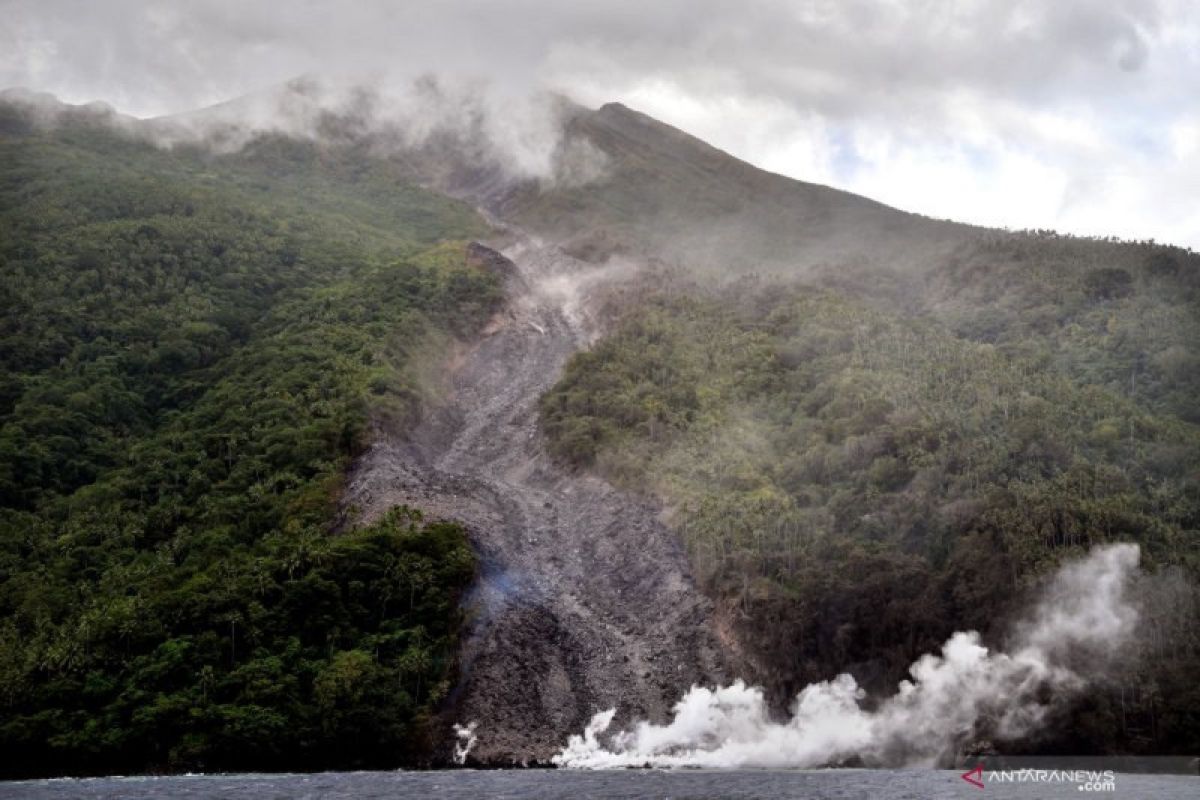 PVMBG tayangkan aktivitas Gunung Karangetang secara "real time"