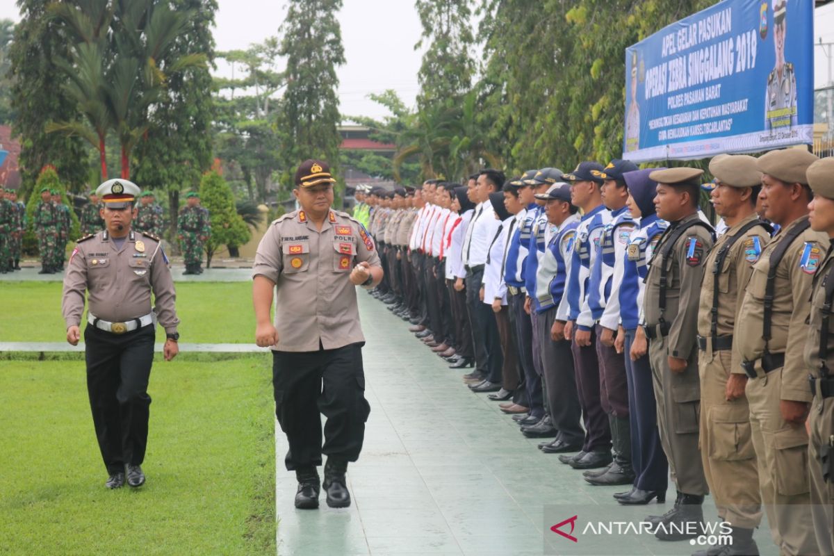 Polres Pasaman Barat minta masyarakat patuhi aturan berlalulintas