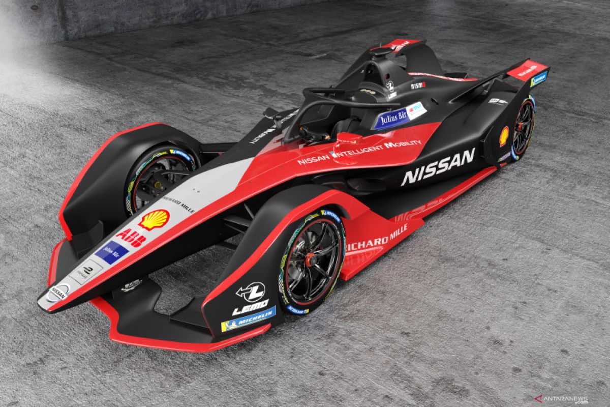 Kimono tema mobil balap Nissan Formula E