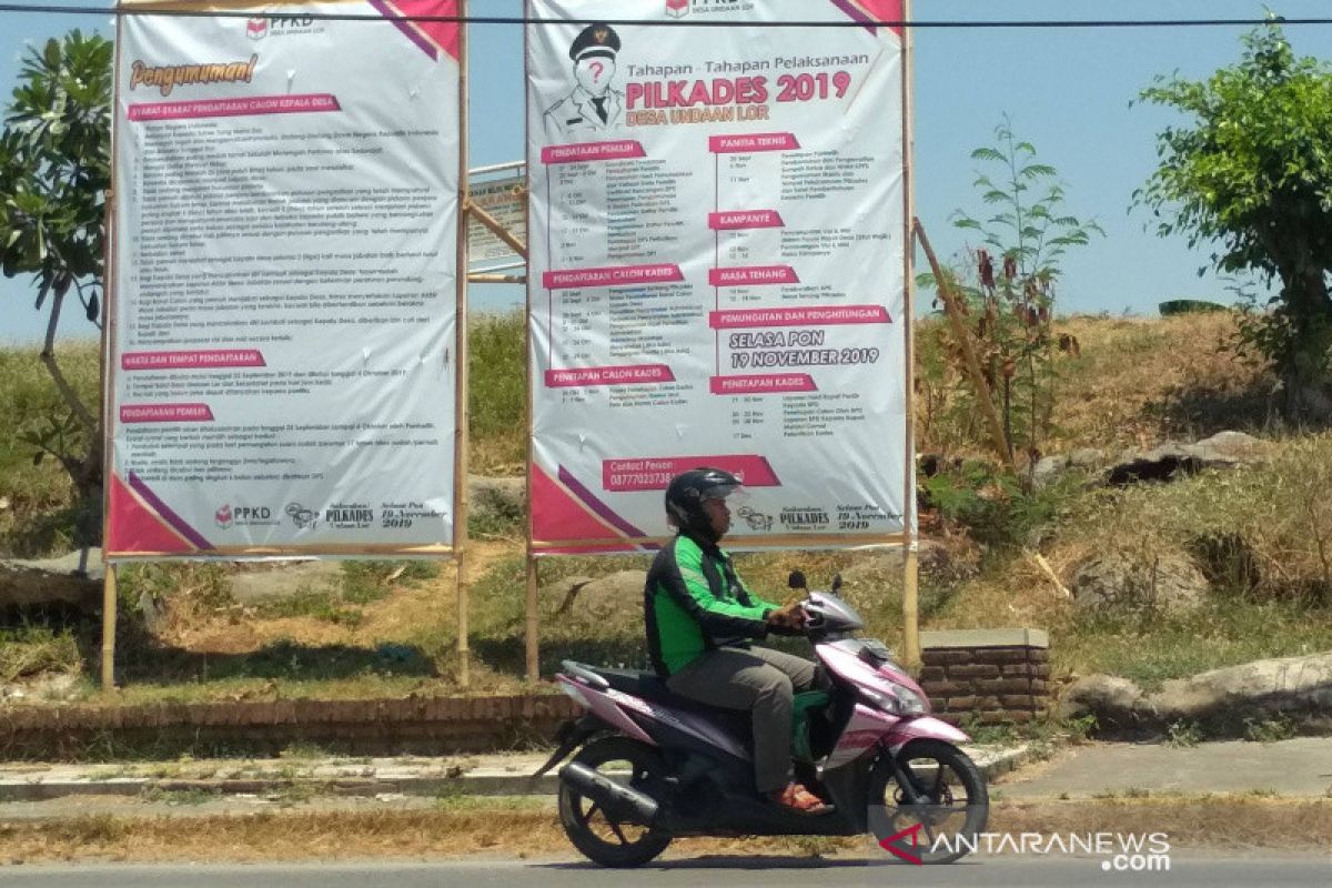 Warga datangi Kantor Dinas Pemdes Kudus terkait penundaan pilkades