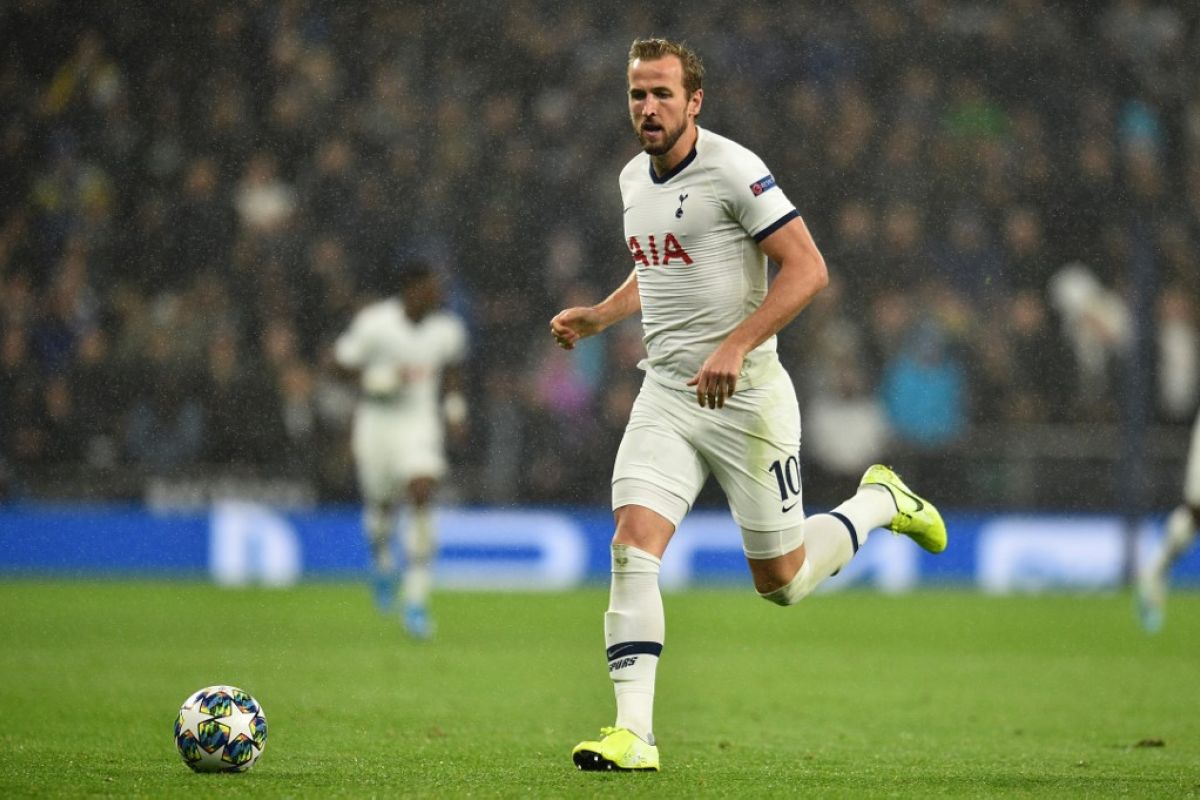 Harry Kane bisa main sejak awal lawan MU, kata Mourinho