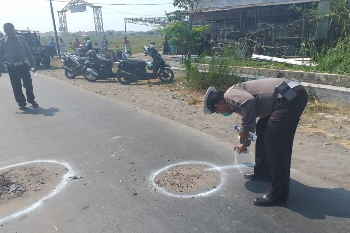 Dua pengendara motor tewas tertabrak truk ugal-ugalan