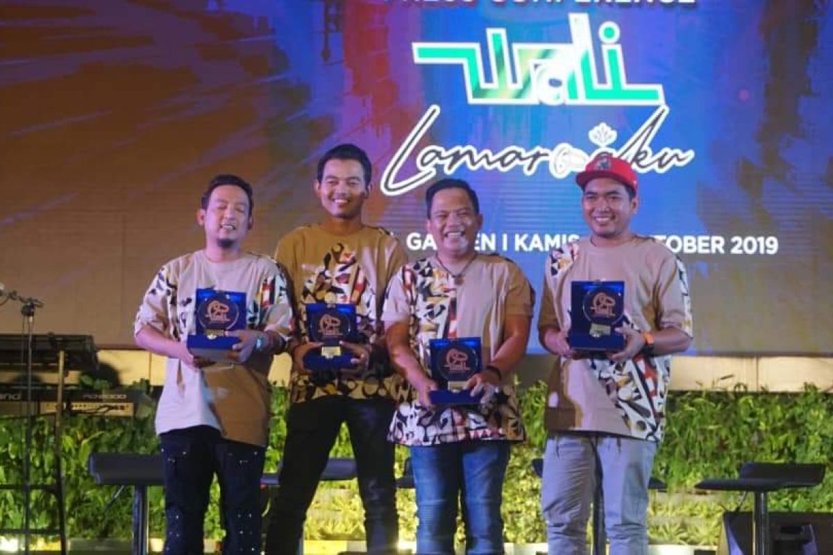 Wali rilis lagu "Lamar Aku" menandai dua dekadenya