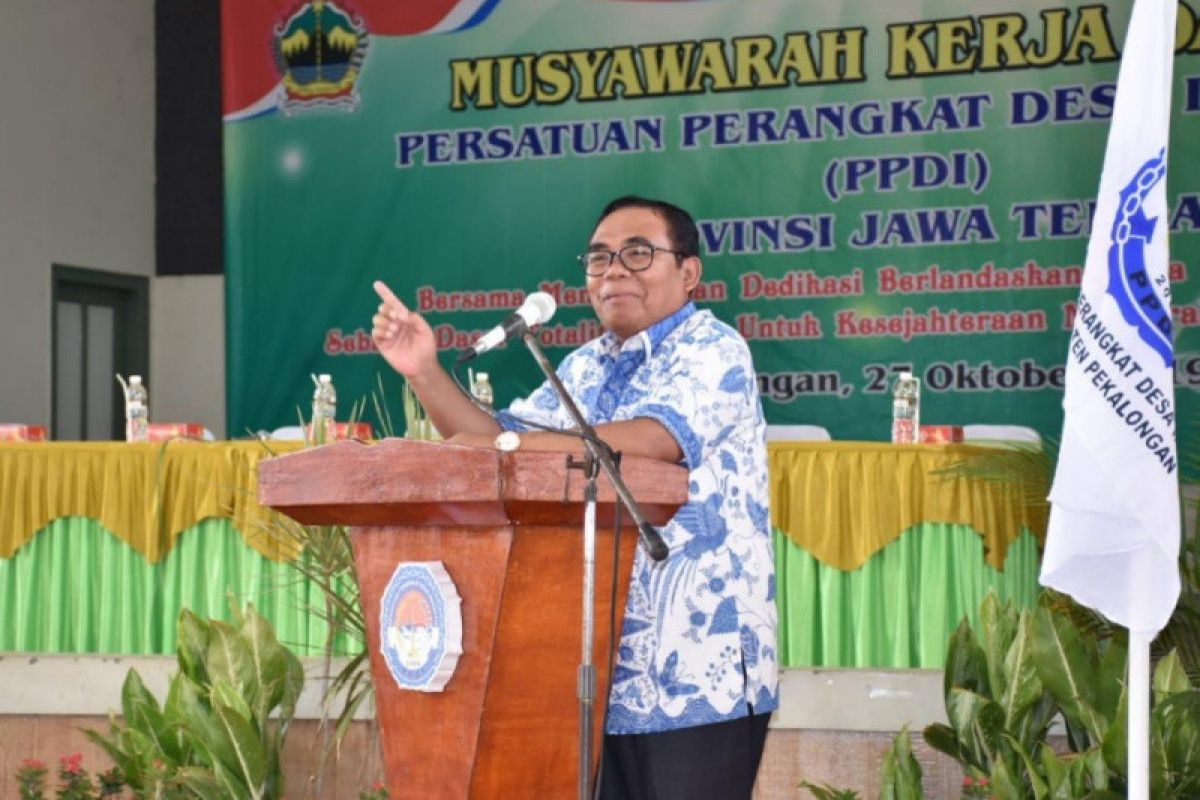 Bupati Pekalongan minta balai desa buka pukul 07.00