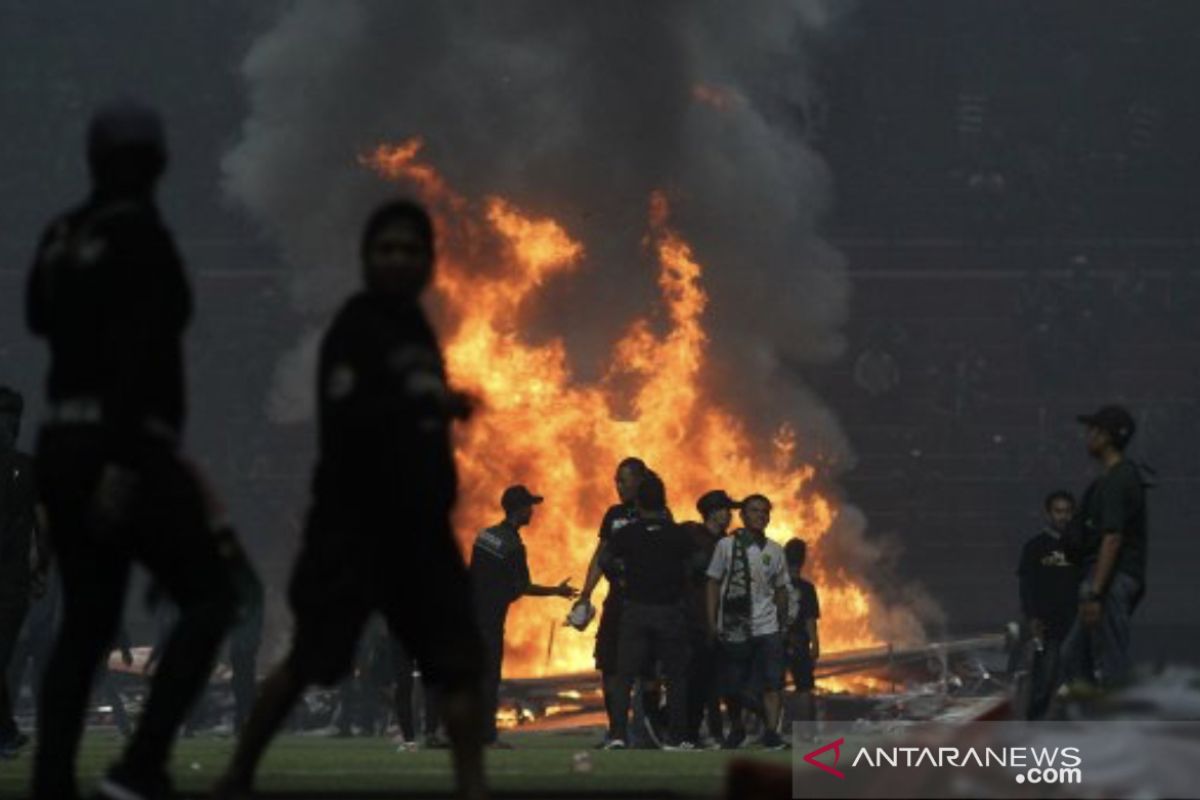 Khofifah: Saya sedih kericuhan di Stadion Gelora Bung Tomo