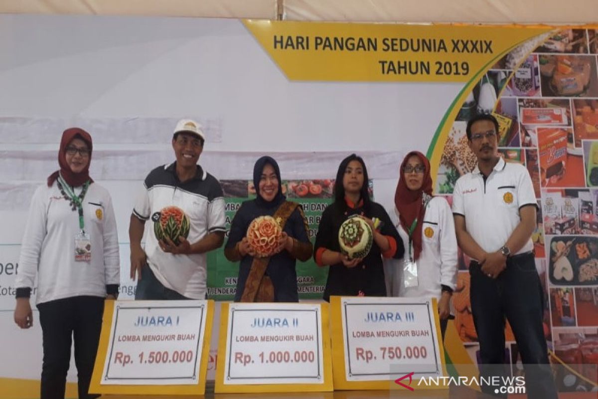 HPS 2019, Kementan gelar lomba mengukir buah