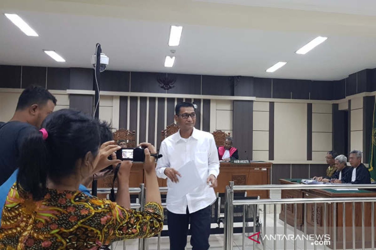 Bupati Kudus mengaku dimanfaatkan dua orang stafnya