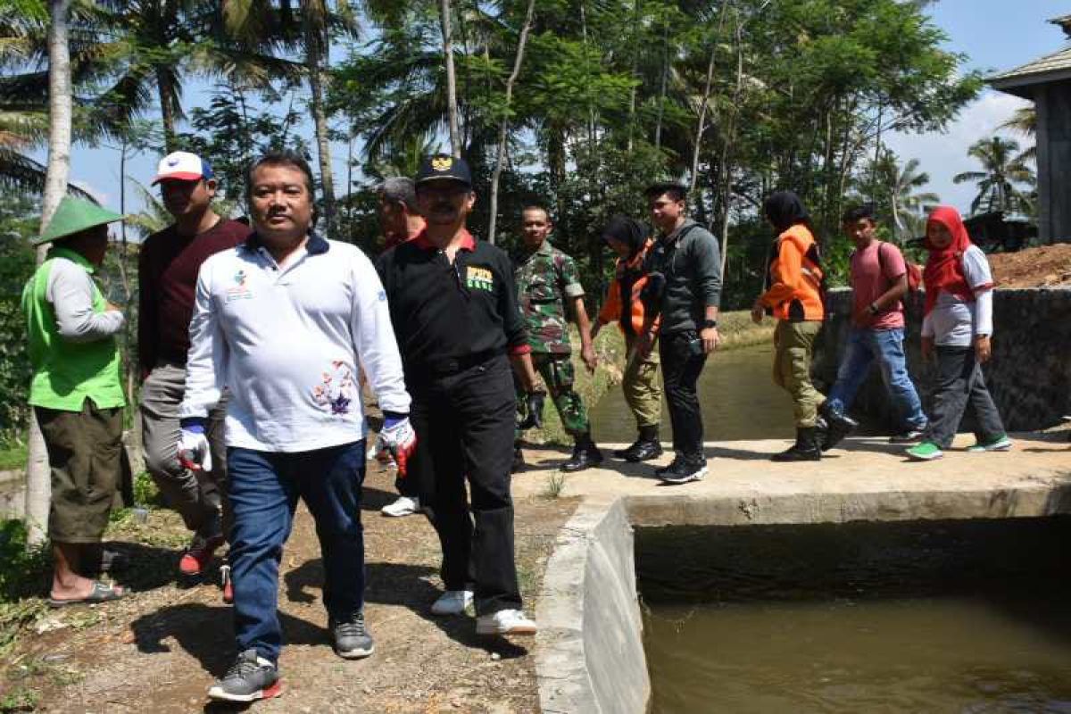 Masuki musim hujan, warga diminta  jaga kebersihan saluran air