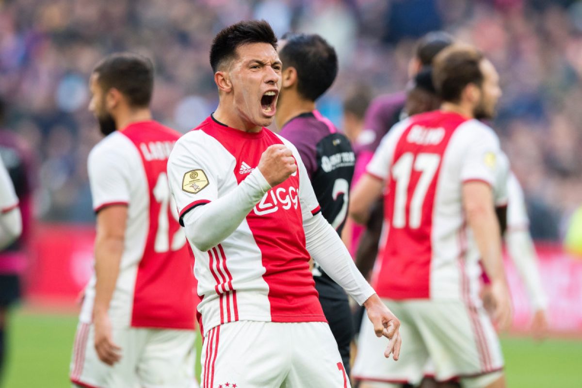 Ajax gilas Utrecht dengan skor 4-0