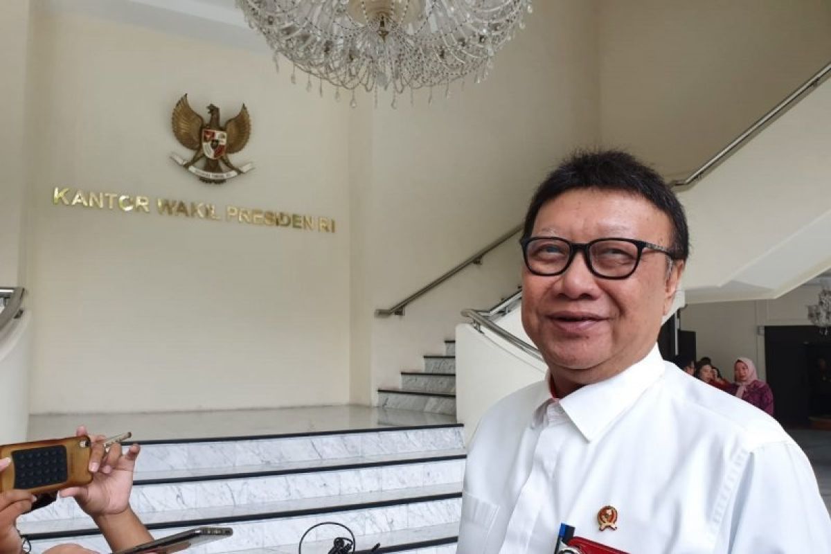 Menteri PANRB Tjahjo Kumolo jelaskan turunnya "passing grade" tes CPNS