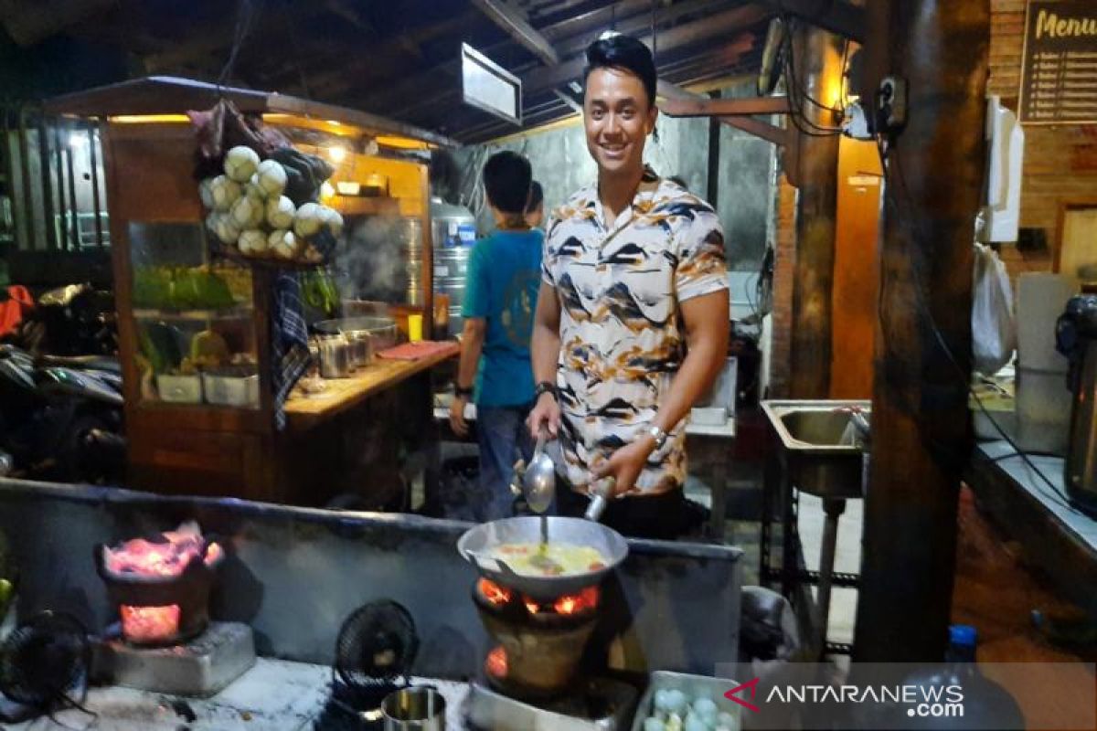 Anak milenial lulusan mancanegara bakul bakmi Jawa Solo