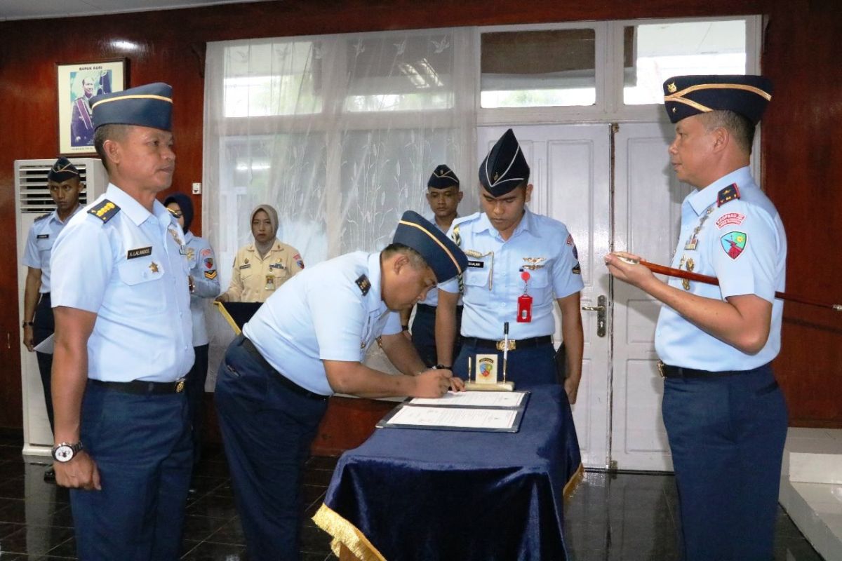 Letkol Tek Adhi Nugroho jabat Kadislog Lanud Manuhua