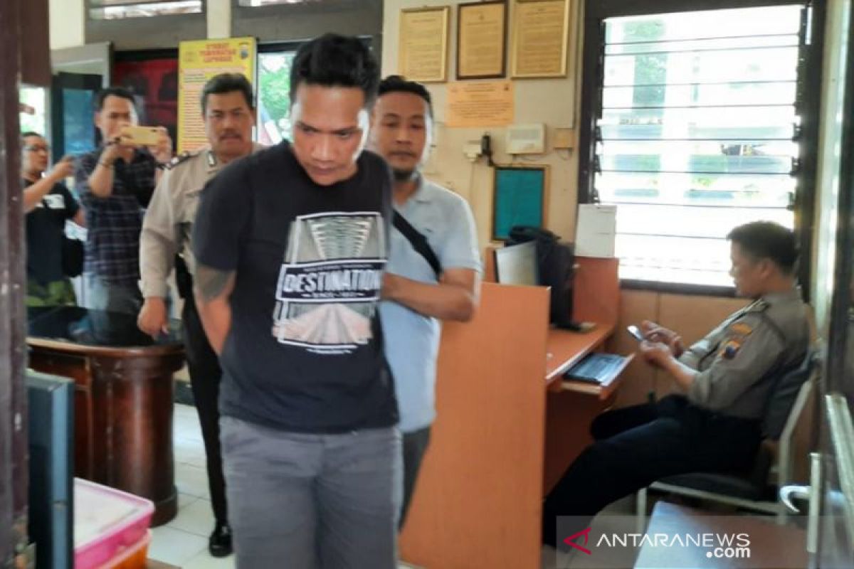 Warga Pasar Kliwon Solo bacok tetangga yang sering ledek anaknya