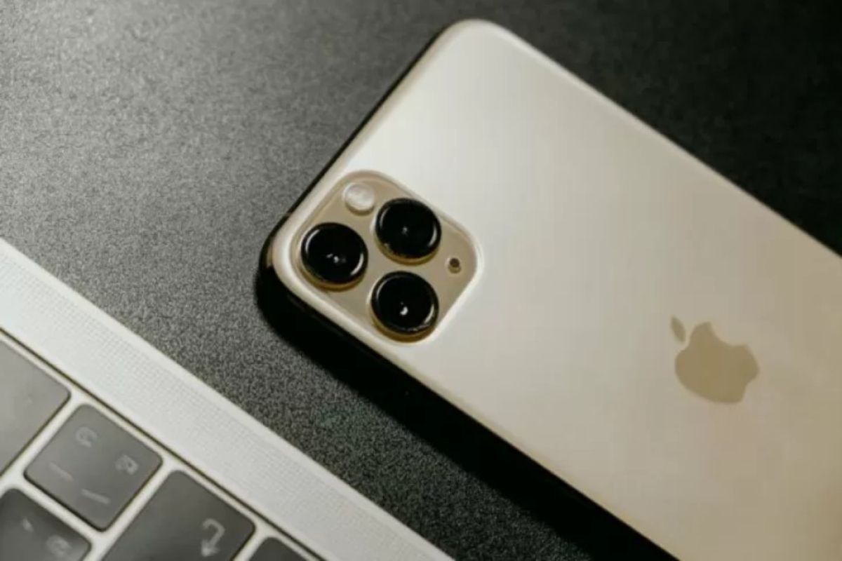 Bocoran iPhone 12, ukuran kecil dengan 4 kamera belakang