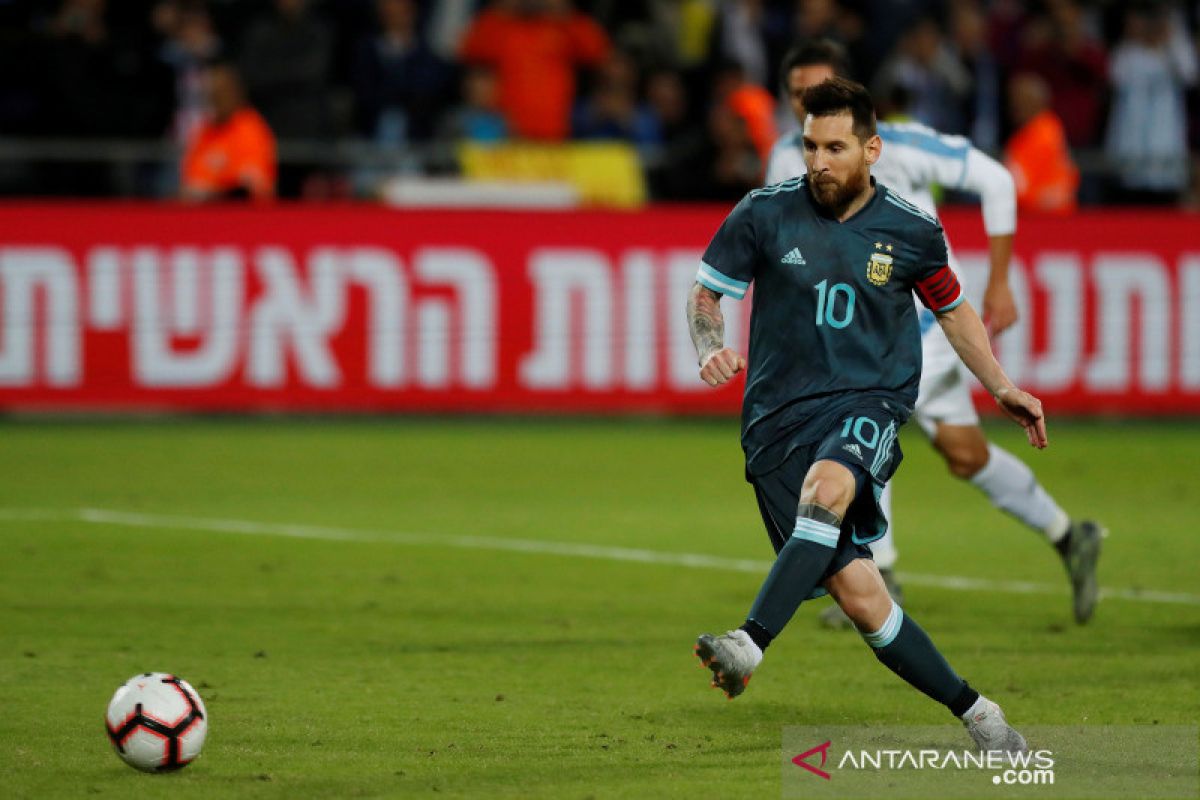 Penalti Messi selamatkan Argentina kekalahan dari Uruguay