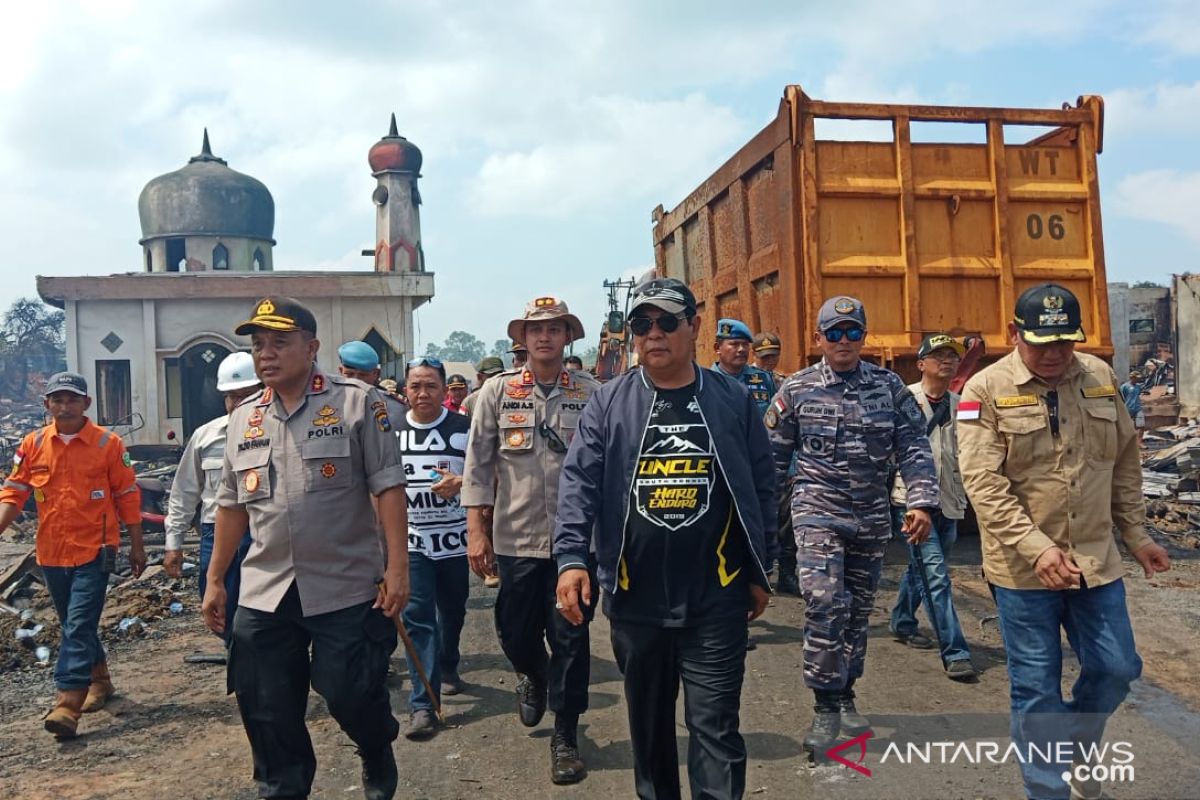 Kapolda Kalsel instruksikan bantu korban kebakaran di Pulau Sebuku