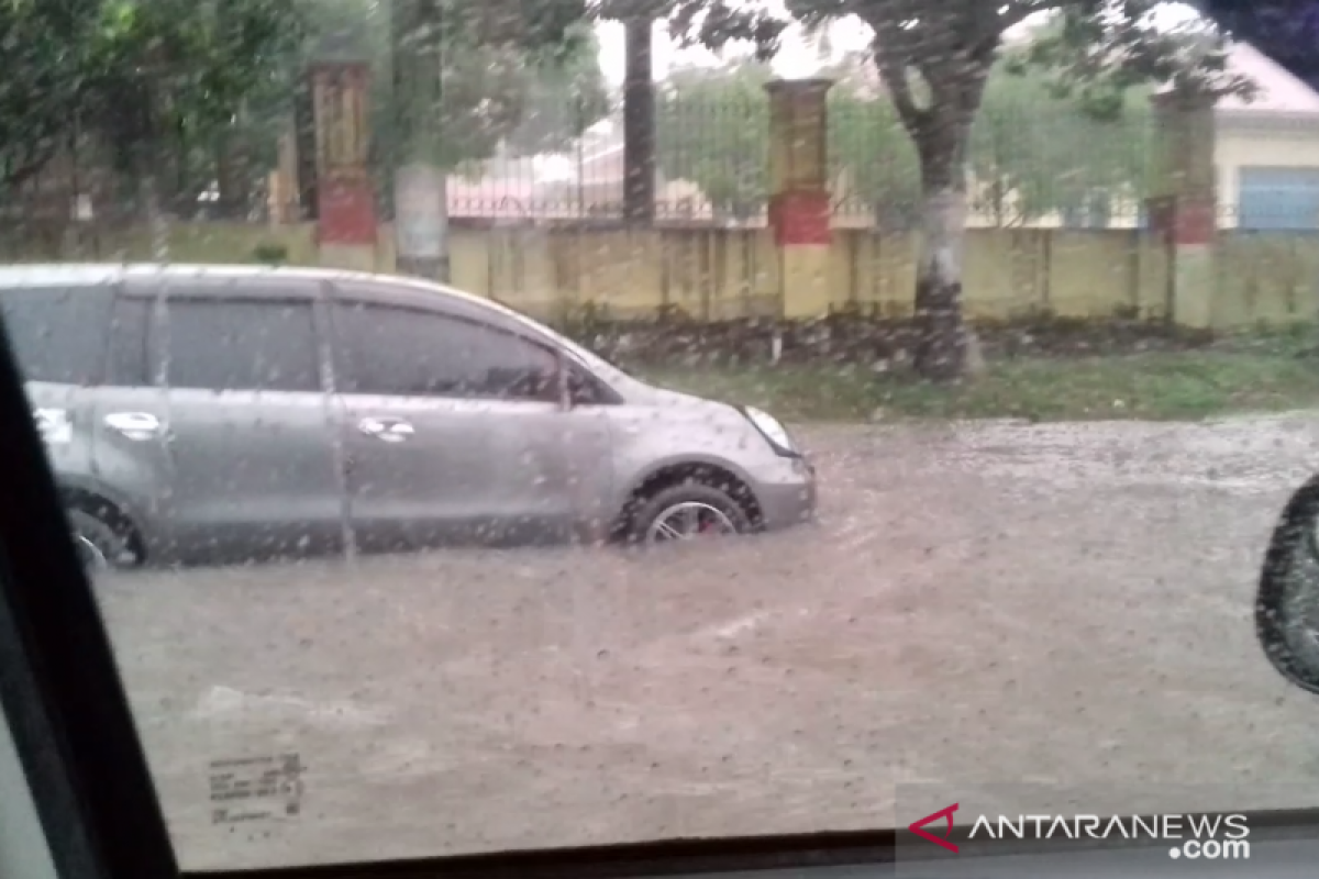 Pekanbaru petakan drainase dan anak sungai  untuk kendalikan banjir