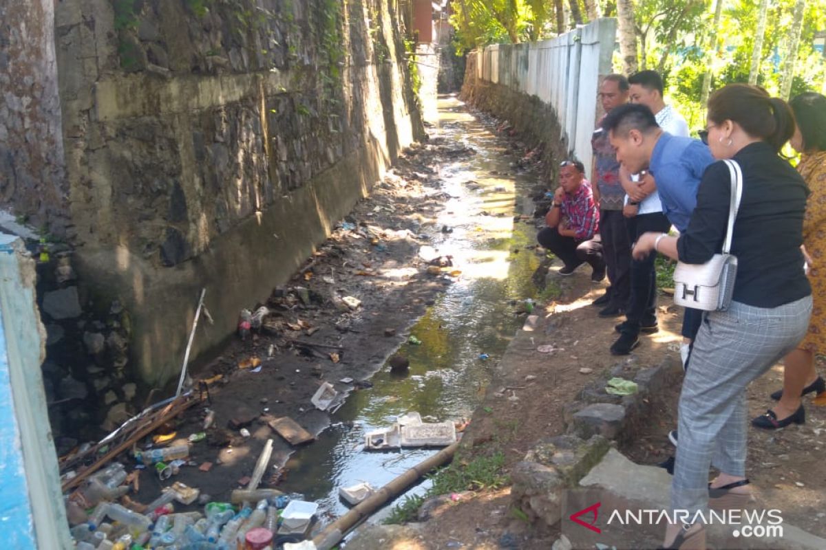 Komisi III DPRD Manado turlap secara maraton periksa fasilitas umum