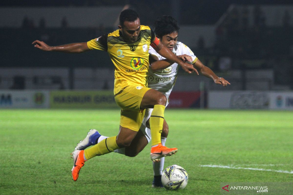 Kapten Barito Putera kini berjualan kue bolu