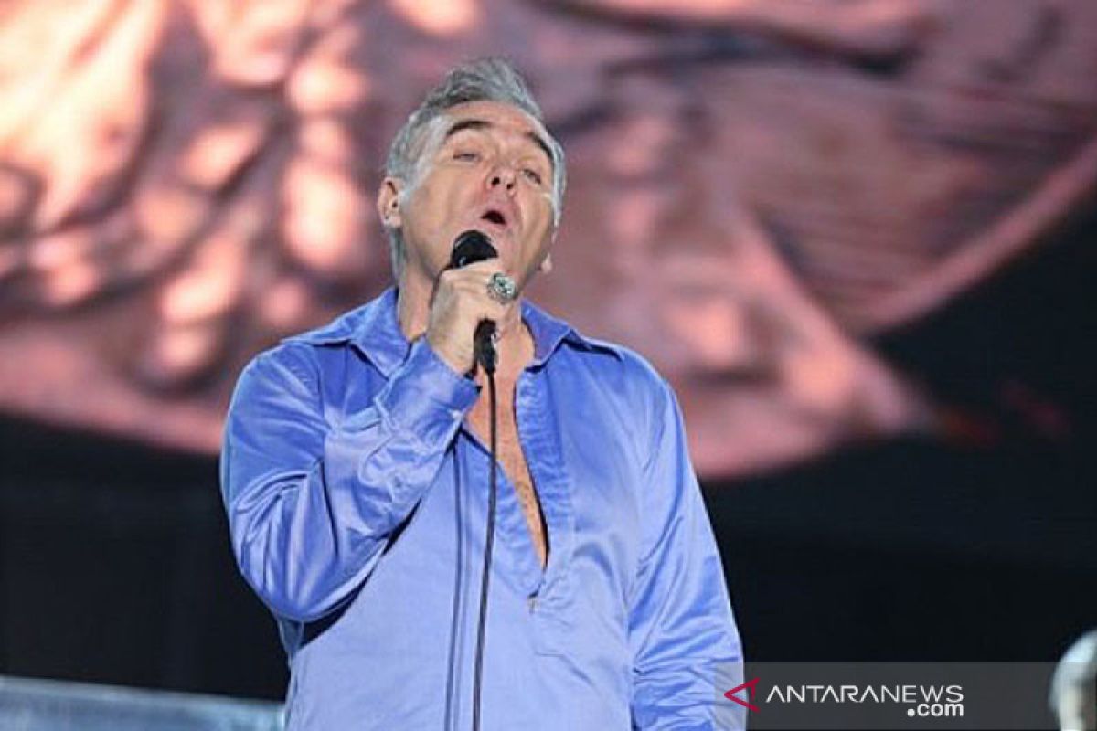 Morrissey tunda peluncuran album baru karena Miley Cyrus